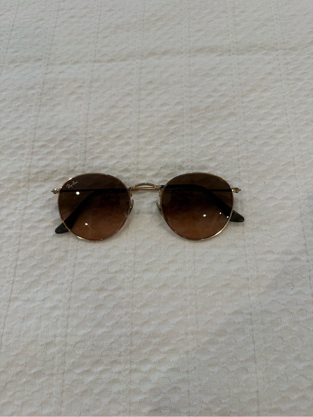 Ray-Ban Men’s Round Metal Sunglasses in Gold with Brown Gradient Lenses